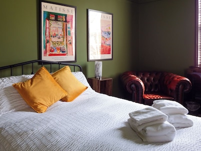 Cheshire Yeoman Station Hotel