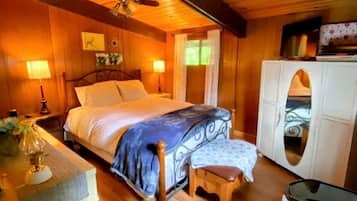 3 Schlafzimmer, Schreibtisch, Bügeleisen/Bügelbrett, Reisekinderbett