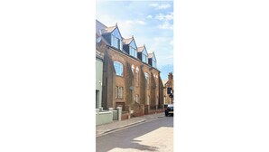 Exterior - Fabulous 3 bedroom flat in Queens Park!! (London)