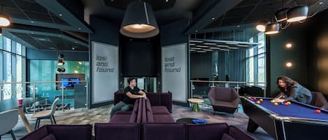 Spielezimmer