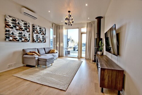 Arctic City Villa, Private Sauna By Lapland Host
