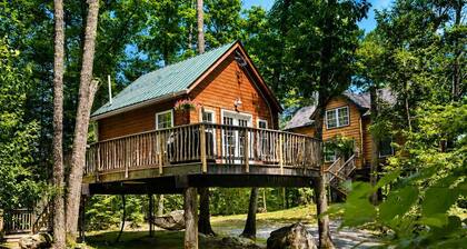 Romantic Treehouse | Lakes, Trails & Views