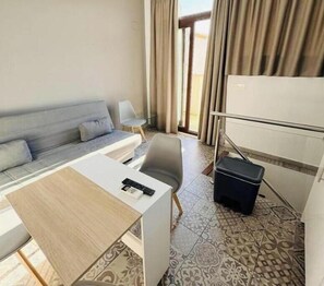 Living area - Mesones Apartments: Superior 1-Bedroom Apartment (Granada)