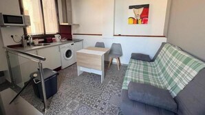 Interior - Mesones Apartments: Superior 1-Bedroom Apartment (Granada)