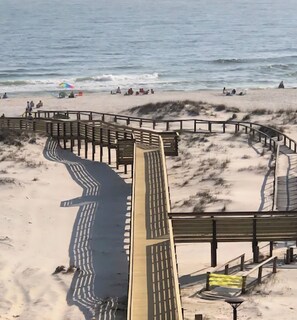 Am Strand, Liegestühle, Strandtücher
