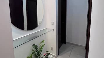 Interni