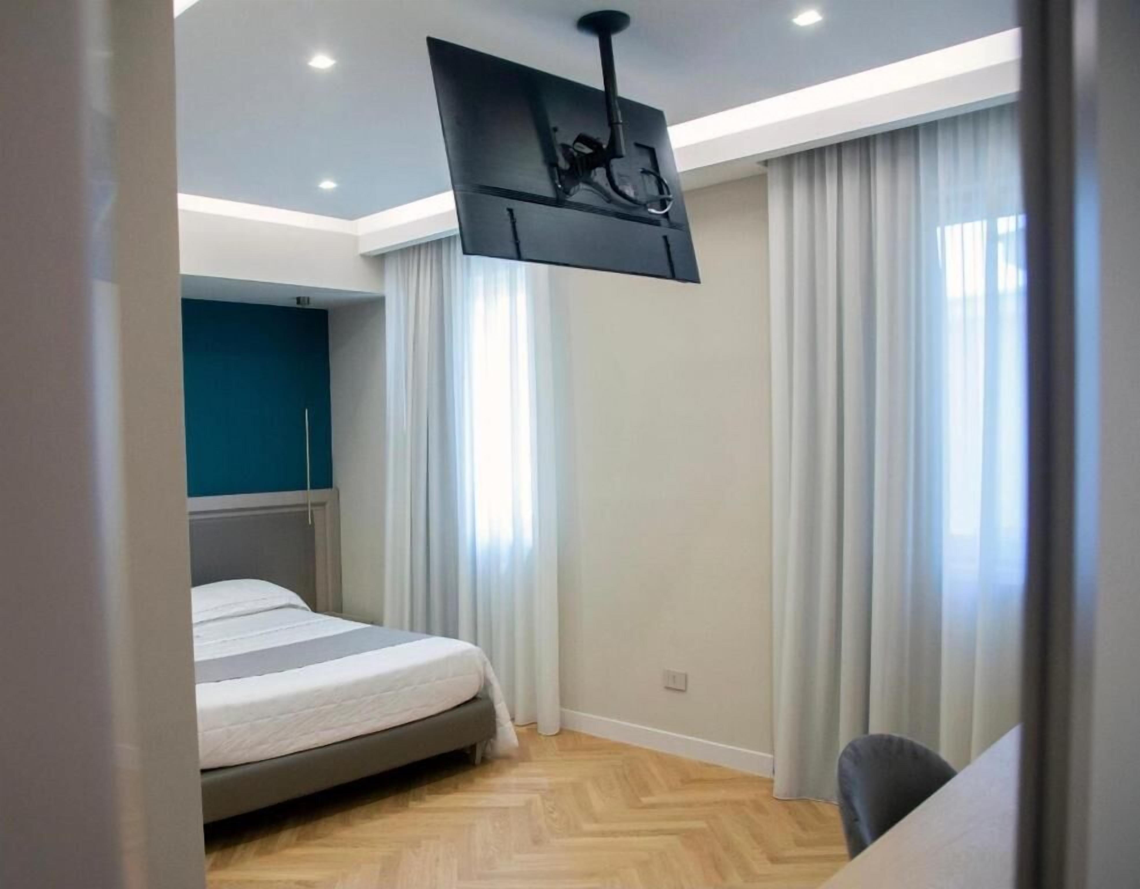 Caja de seguridad en la habitación y cortinas blackout 