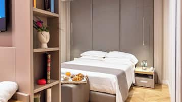Deluxe Suite, Balcony, Hill View | In-room safe, blackout drapes, soundproofing, WiFi (free)