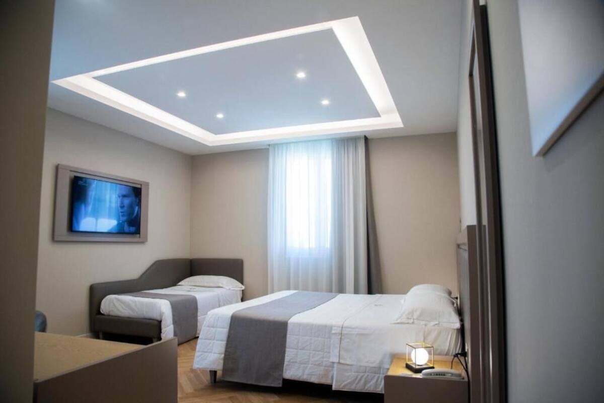 Caja de seguridad en la habitación y cortinas blackout 