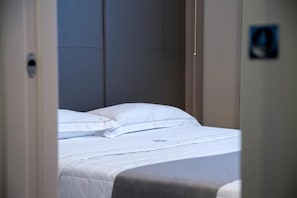 Caja de seguridad en la habitación y cortinas blackout 