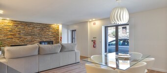 Casa Fonte De S. Tiago: 2-Bedroom Home with Mountain View, Wi-Fi, and Air Conditioning