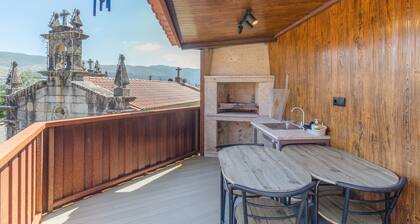 2-Bedroom Holiday Home 'AL Fonte De S. Tiago' with Mountain View, Wi-Fi & Air Conditioning