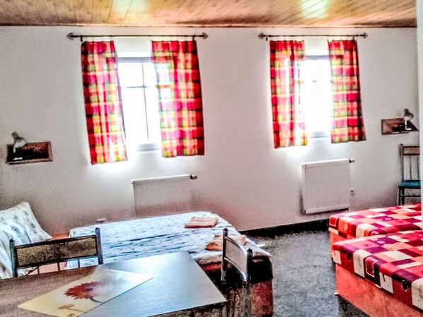 6 bedrooms, free WiFi