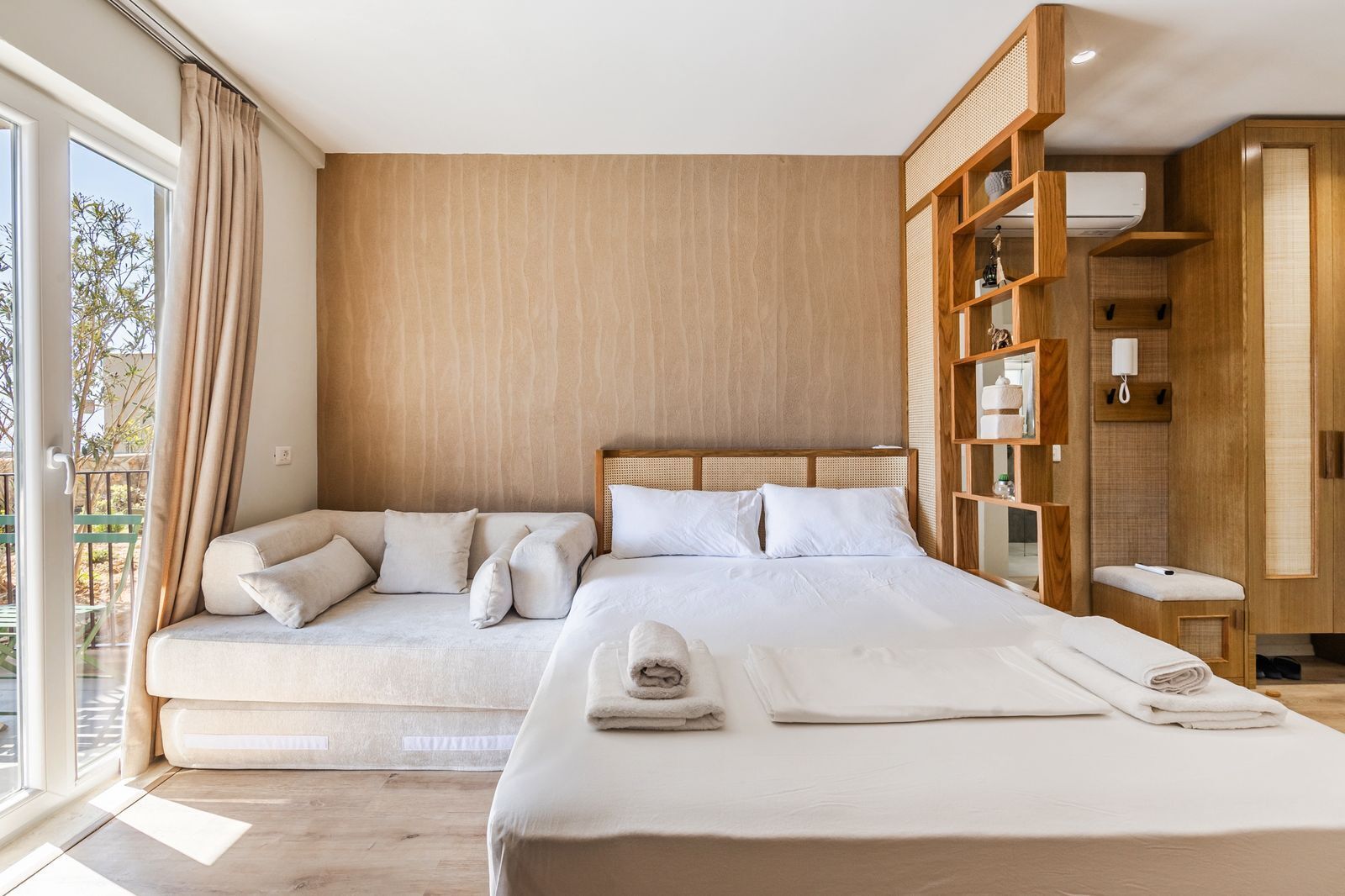 1 bedroom, iron/ironing board, internet