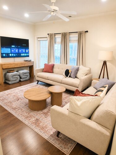 North Star Condo • Walk to Stadiums • Pool • Gym • Welcome to T-Town