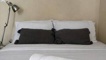 Iron/ironing board, internet, bed sheets