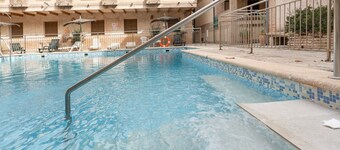 Apartment 'Naroha' with Mountain View, Shared Pool and Wi-Fi