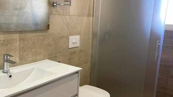 Shower, towels