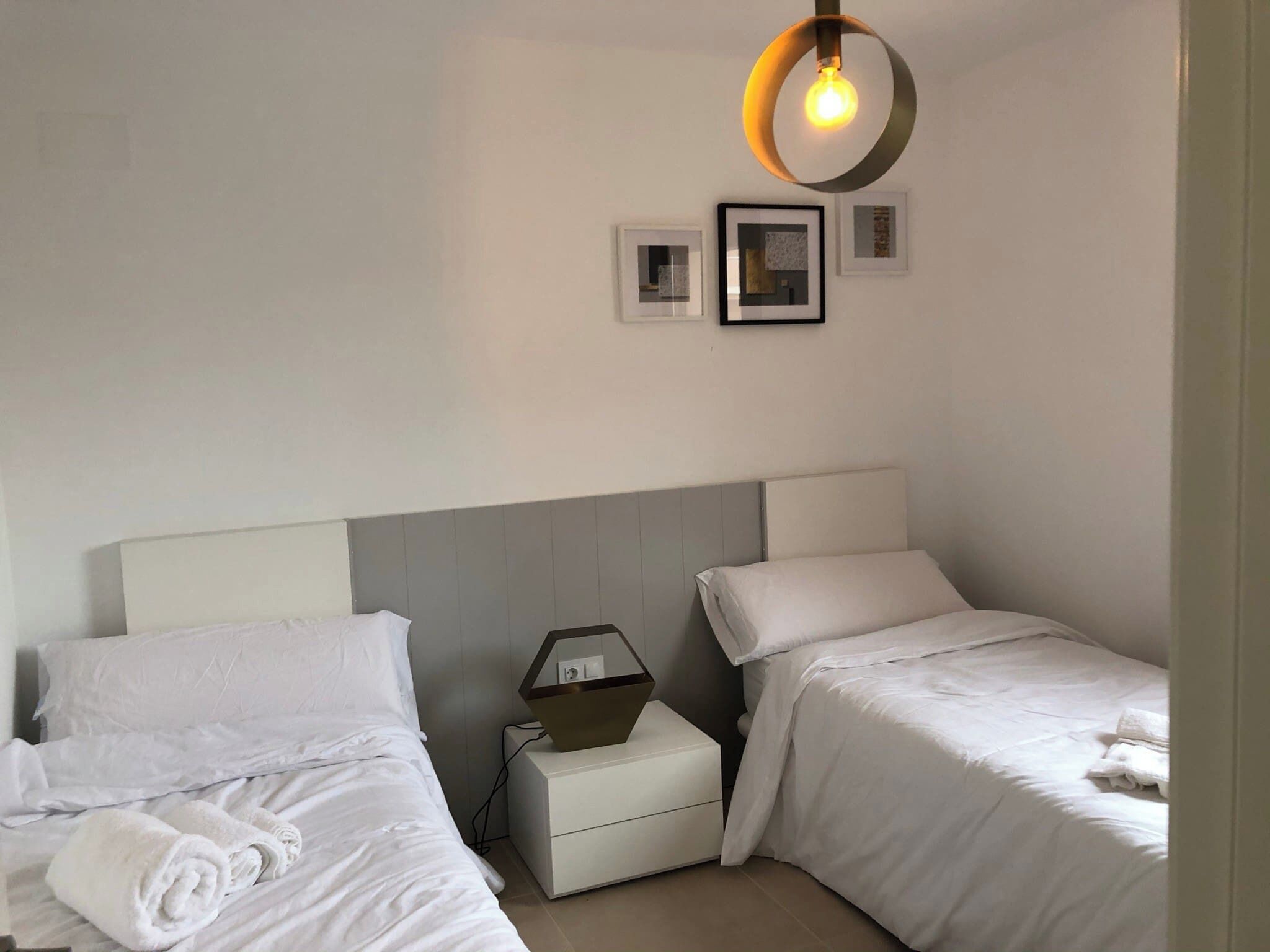 3 bedrooms, bed sheets