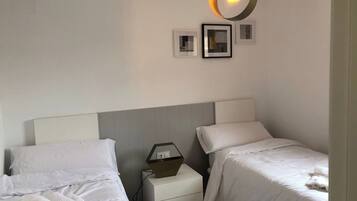 3 bedrooms, bed sheets
