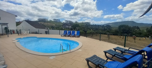 Outdoor pool - Casa De Campo De Oliveiras (PENELA)