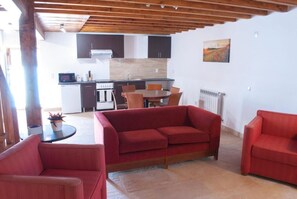 Family Cottage, Patio, Garden View | Living area