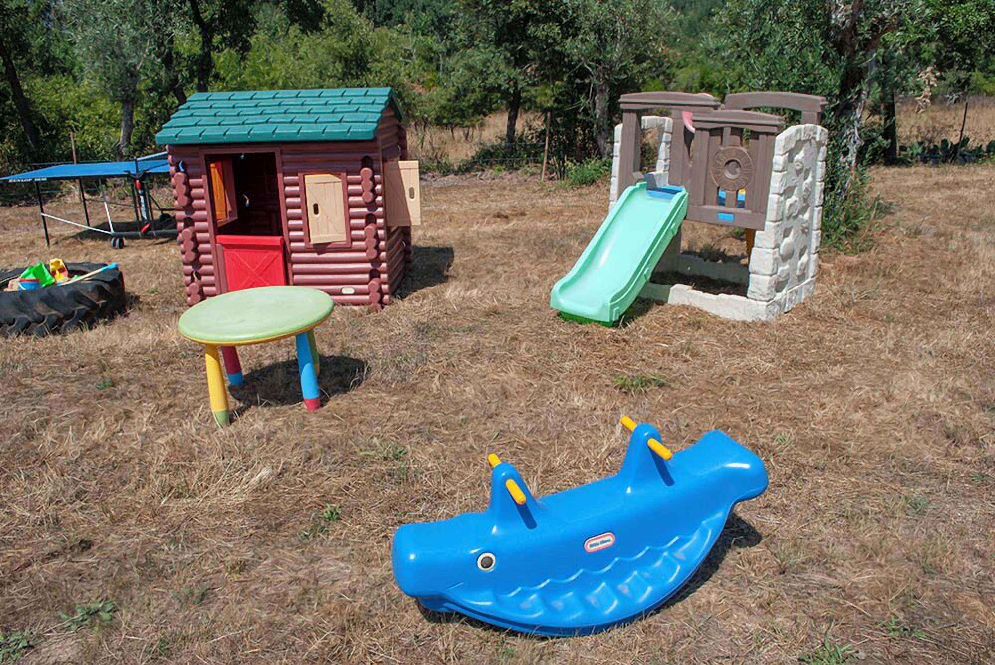 Children’s play area – outdoor