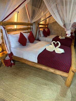 Standard Twin Room | Bathroom | Free toiletries, towels, soap, shampoo