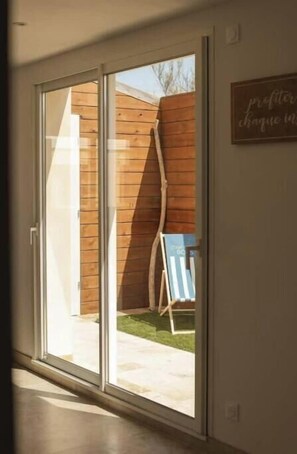 Unclassified image, 5 of 21, button - Modern "Maison des Embruns" 300 meters from the beach (Gruissan)