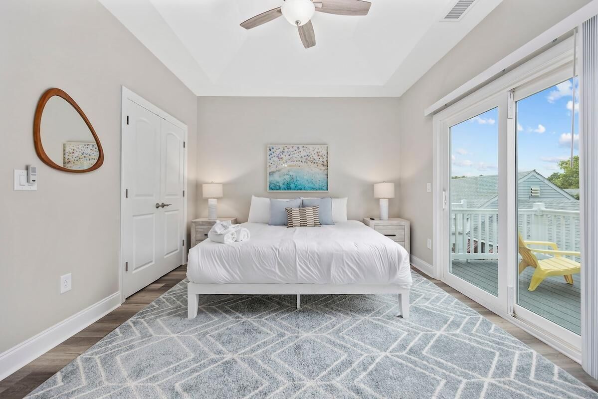 ハウス ベッド (複数台) (Pier View Home | Sleeps 10 | Pet Frie)