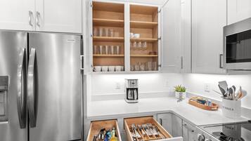 House, Multiple Beds (Coastal Mod-Steps to Beach-Pet Friend) | Private kitchen
