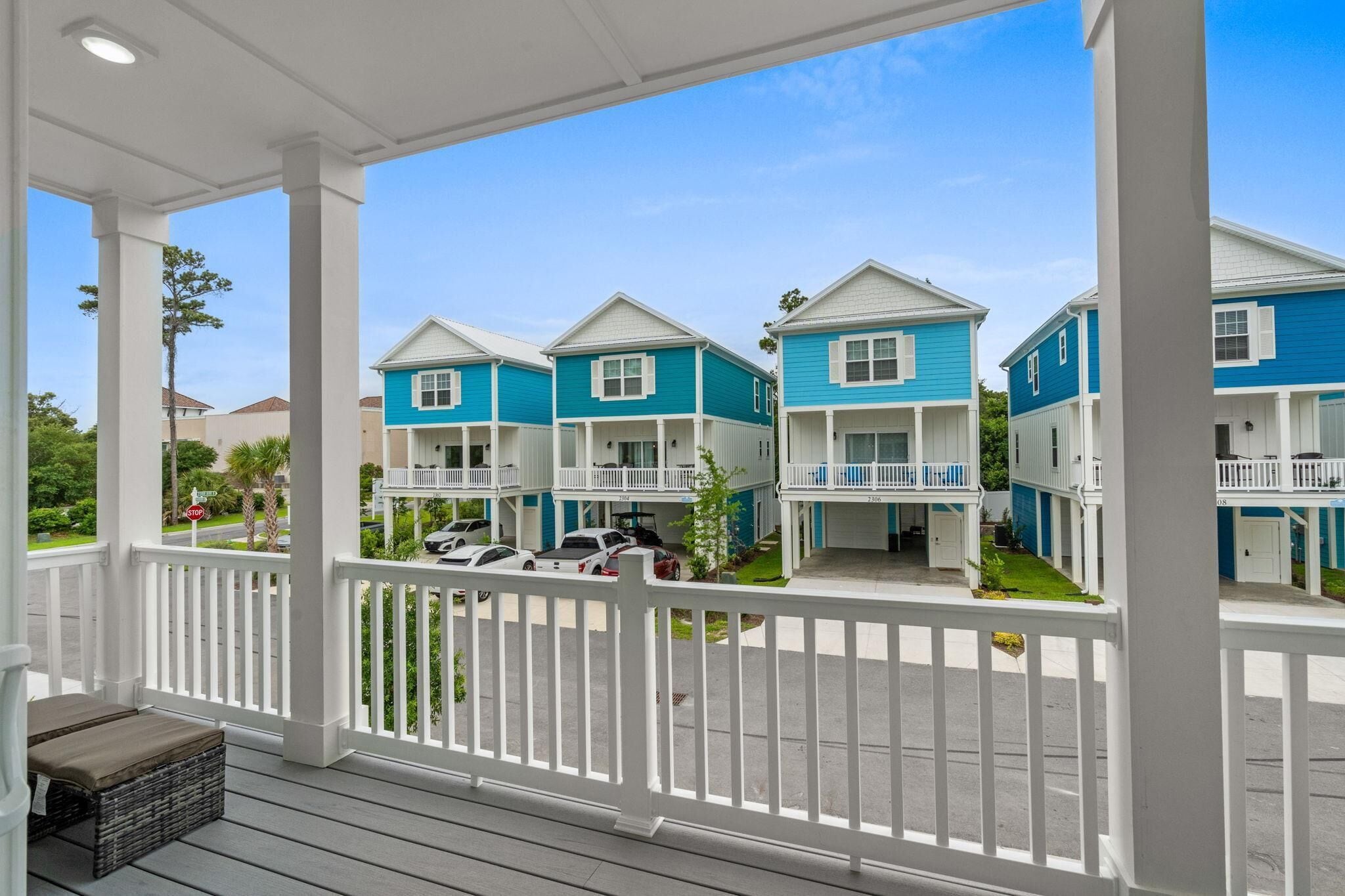 House, Multiple Beds (Coastal Mod-Steps to Beach-Pet Friend) | Property grounds