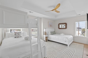 House, Multiple Beds (Beachwalk Club-Block to Ocean,Pet Frn) - Beachwalk Club-block to Ocean,pet Frndly,sleep 16 (Myrtle Beach)