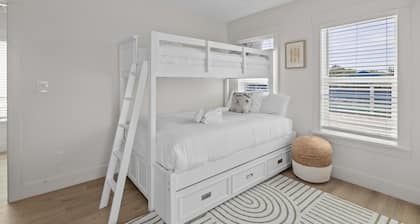 Beachwalk Club Steps to Beach Sleeps 16 Pets