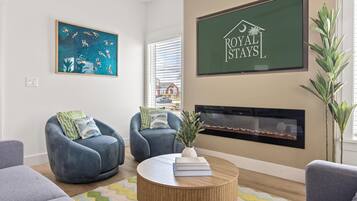 Villa, Multiple Beds (Beachwalk Club | Steps to Beach | Sle) | Living area