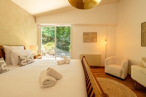 4 chambres, fer et planche à repasser, Wi-Fi gratuit, draps fournis
