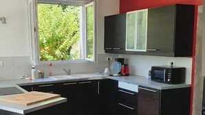 Unclassified image, 4 of 14, button - 220 m² Charente-style farmhouse with a garden and terrace (Berneuil)