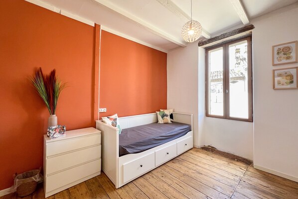 Room - Le Clos de Bourg - Belle maison pour 6 au calme (Bourg-de-Visa)