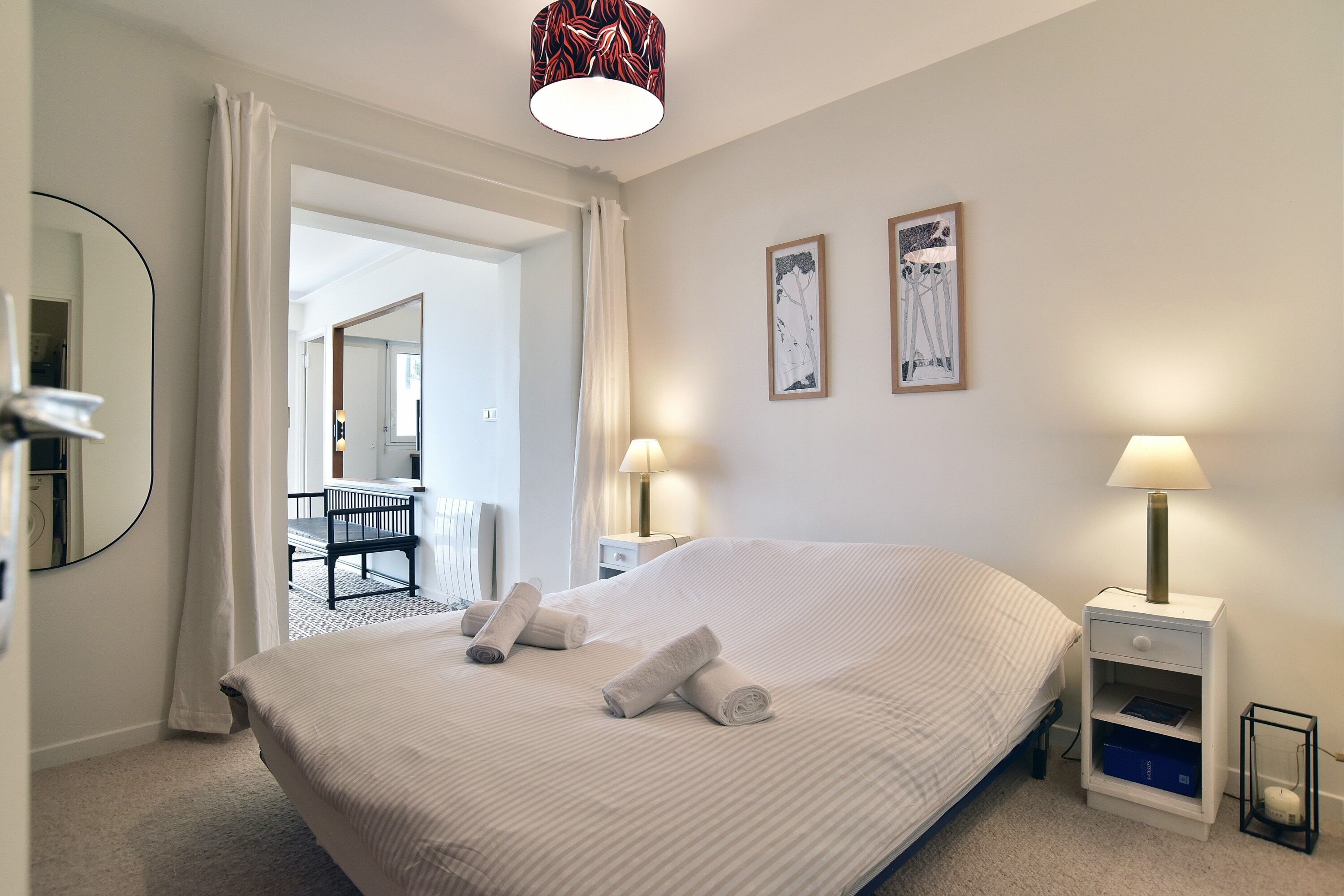 2 bedrooms, iron/ironing board, WiFi (free)
