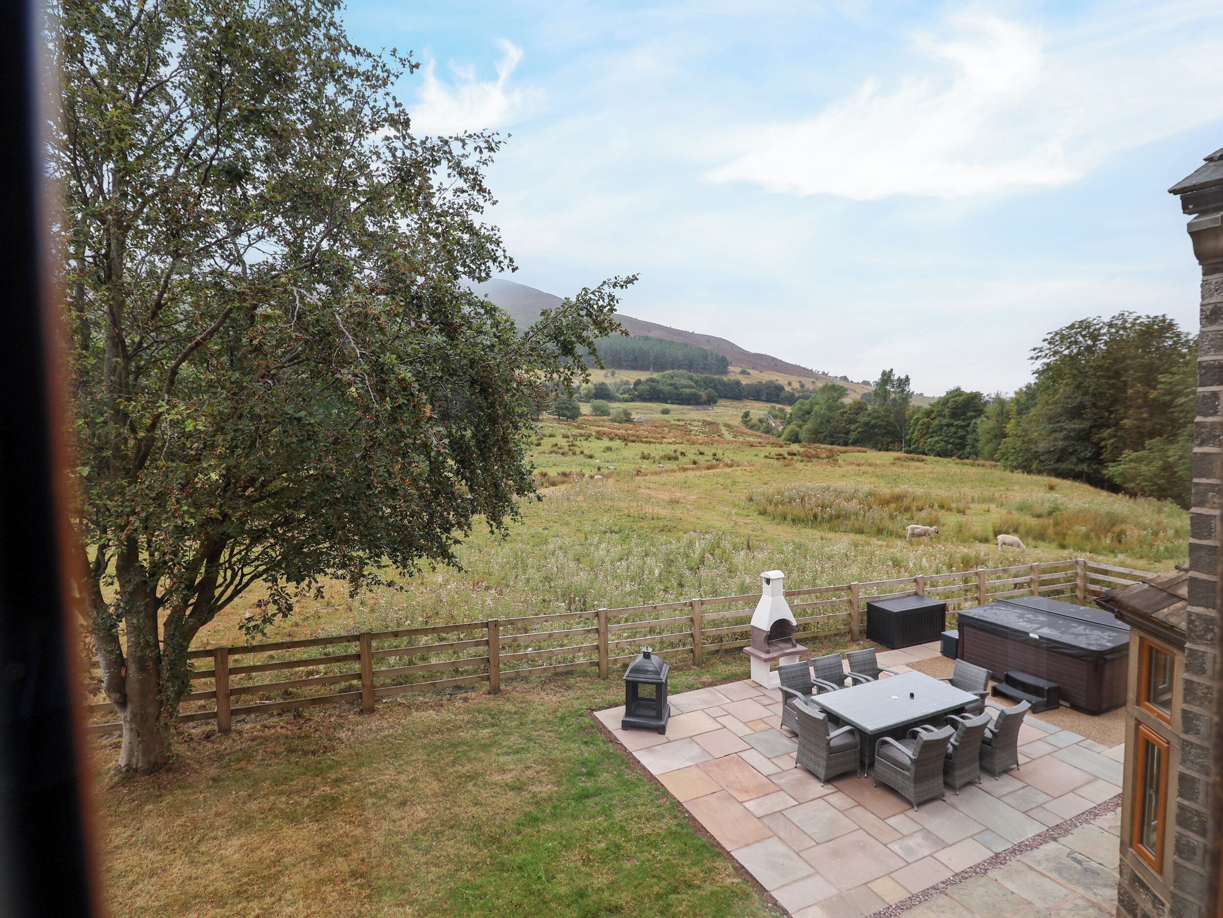 Cottage | Outdoor dining
