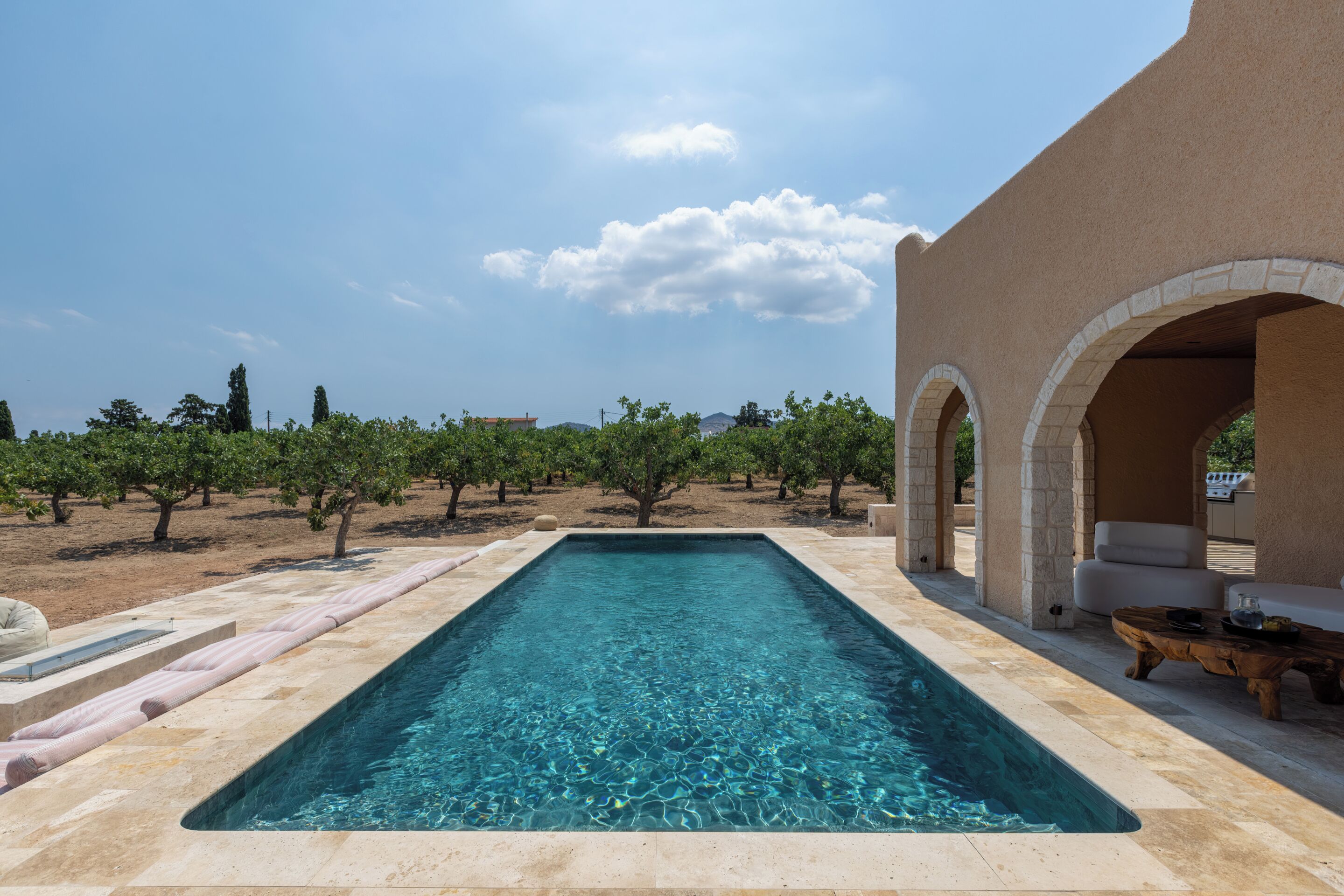 2 outdoor pools