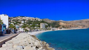 Beach - Apartment 'Piso En Jávea Puerto' with Sea View, Wi-Fi and Air Conditioning (Xàbia)