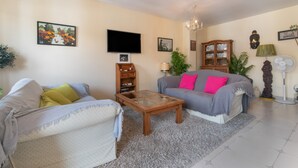 TV - Apartment 'Piso En Jávea Puerto' with Sea View, Wi-Fi and Air Conditioning (Xàbia)