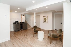 Interior - Apt Near Yale|Walkable&Cozy/ for Connection & Rest (New Haven)