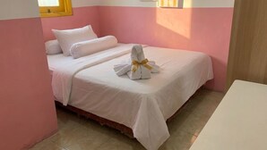 Habitación Deluxe doble | Escritorio, espacio para trabajar con un portátil, cortinas opacas