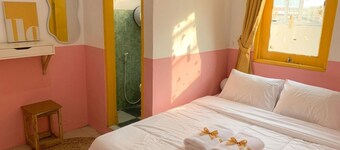 Decasa Female House