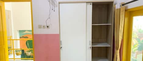 Economy Single Room | Interior