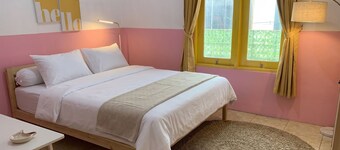 Decasa Female House