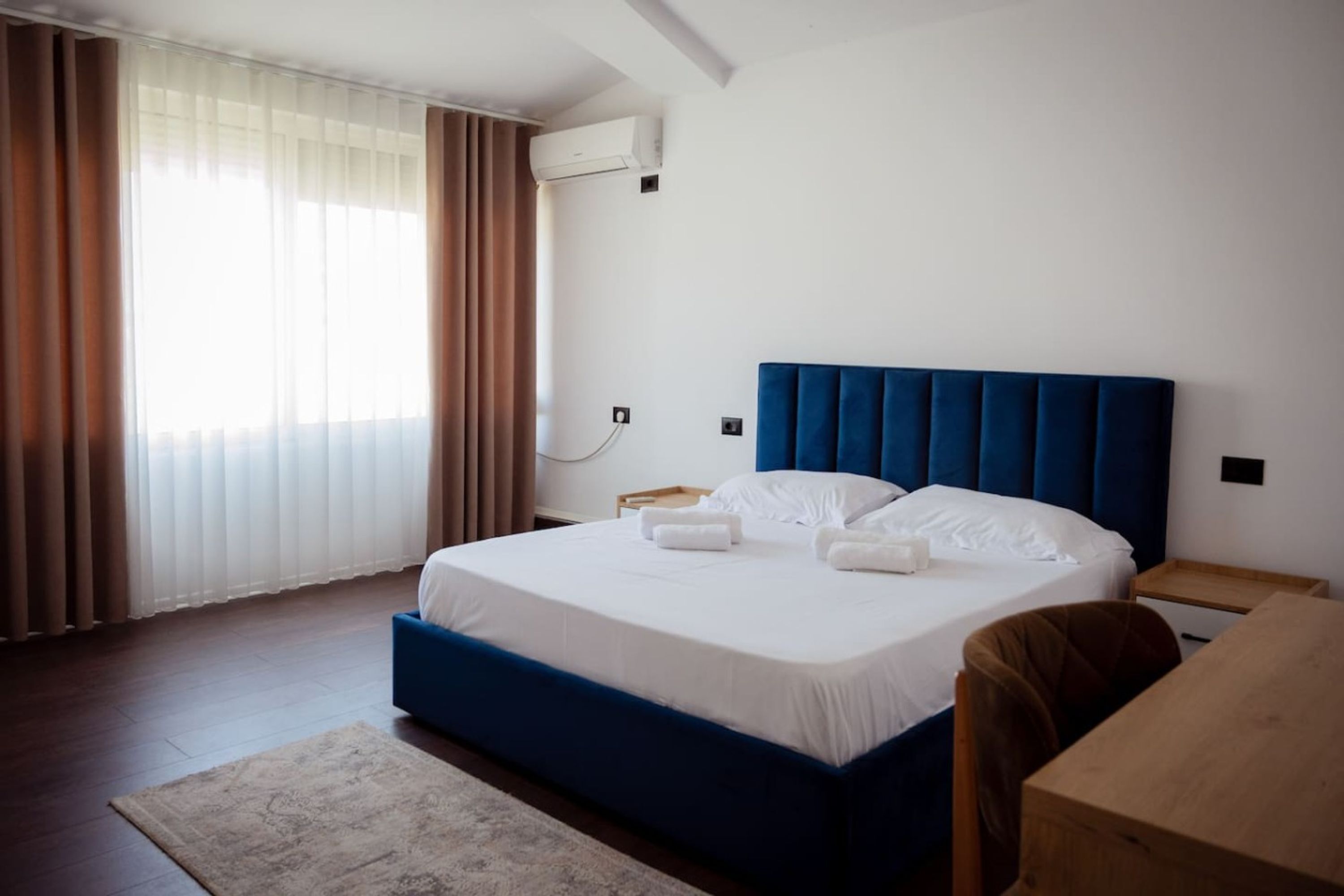 1 bedroom, desk, iron/ironing board, WiFi (free)