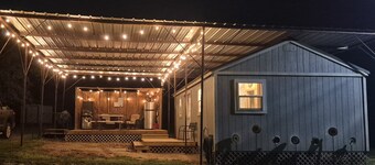 The Sassy KaKtus Tiny Home, Near Lake & Marina